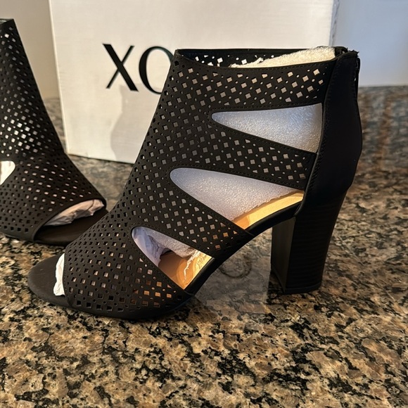 XOXO black Beamer peep toe bootie NIB 8.5 - Picture 3 of 10